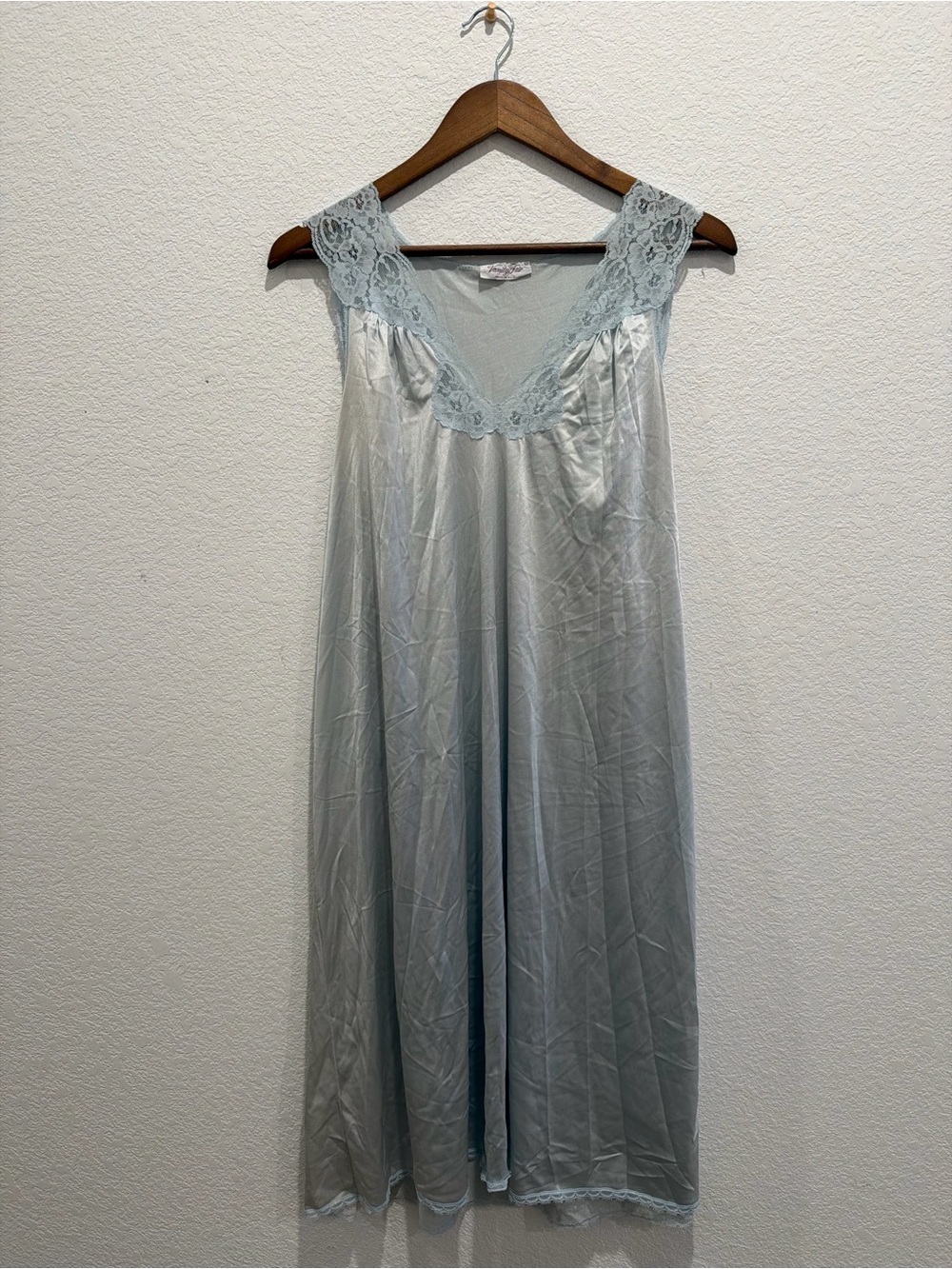 Vintage Vanity Fair baby blue lace satin silky nylon nightgown slip dress